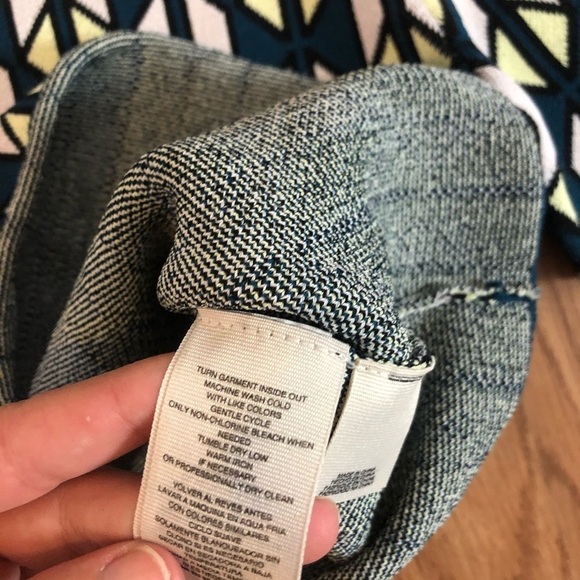 Rachel Roy Geometric shape pattern crop topXS - Picture 3 of 3